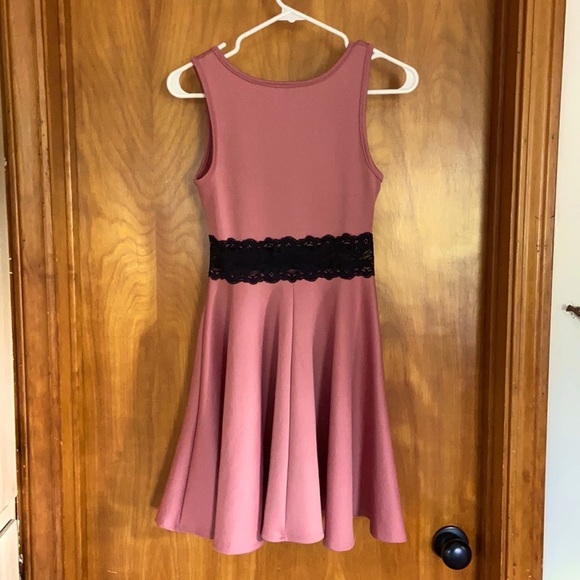 Pink Flowy Dress w/ Black Lace — Wild Daisy, S - Picture 6 of 7